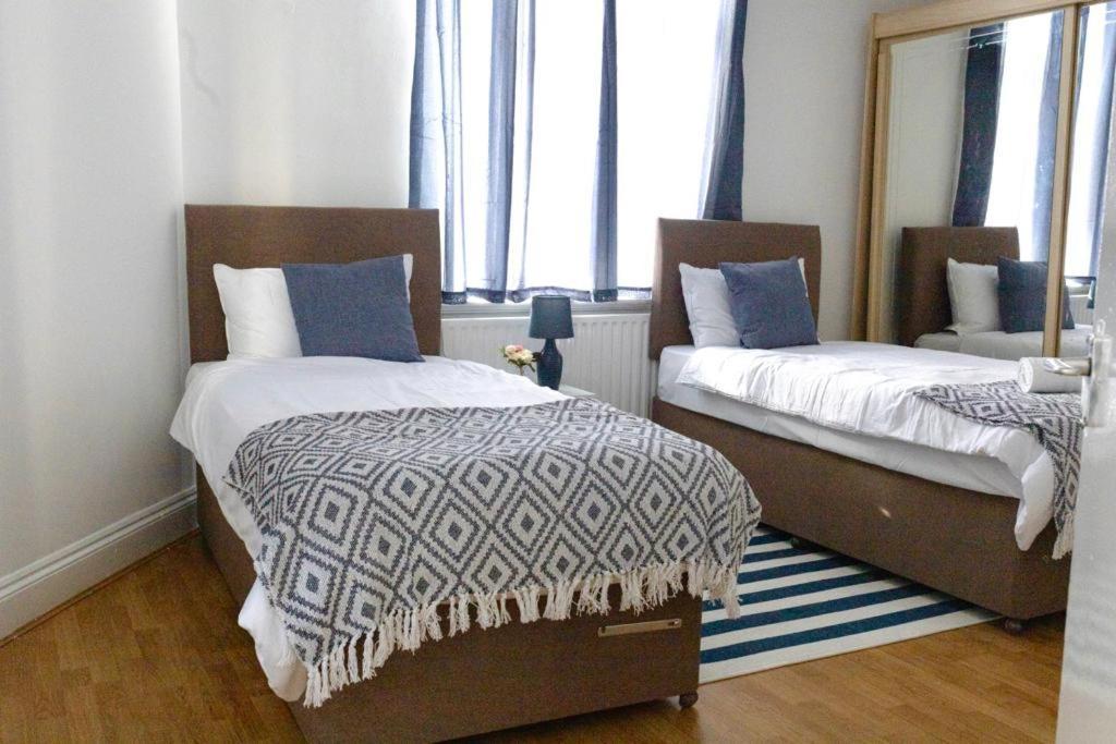 Spacious City Centre 2 Bedroom Apartment - Lt Apartment Leicester Bagian luar foto